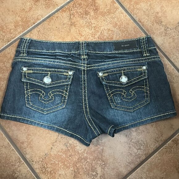 ZCO Jean Shorts - Picture 3 of 3